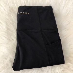Victoria’s Secret women’s sz small black leggings with side pockets
